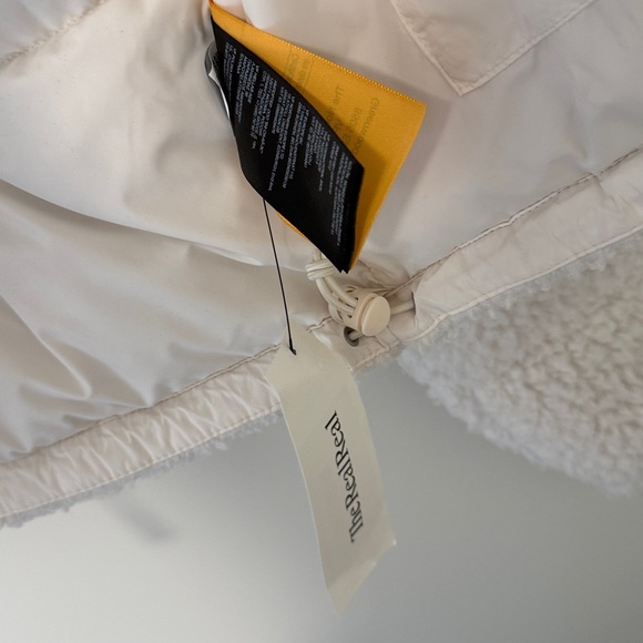 The North Face Sherpa Bomber Puffer Jacket - Picture 3 of 9